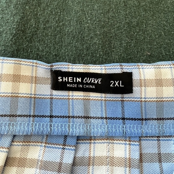 Skirt - Picture 2 of 3